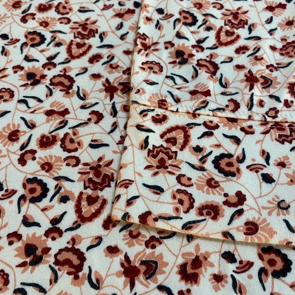 Lands’ End mock turtleneck, Size 2X, Like New, Pretty floral - Picture 3 of 5